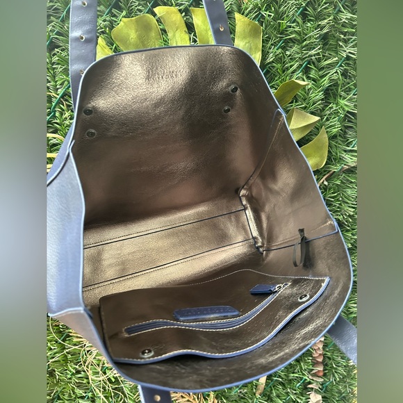 Kenneth Cole Reaction large dark royal blue tote shoulder bag - Picture 4 of 9